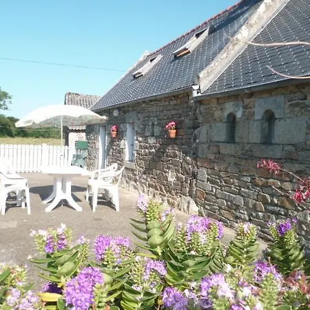 P'ty gîte de Bréharadec Goulien Esterno foto